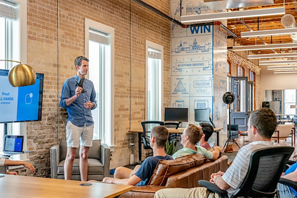 潜在顧客の見つけ方【アプローチ方法と注意点も解説】